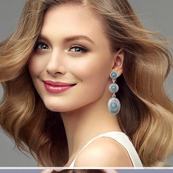 New concho adjustable belt buckle 30-50" and matching earrings - Picture 5 of 5